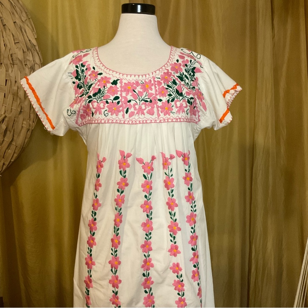 VTG Mexican Embroidered Maxi Dress medium